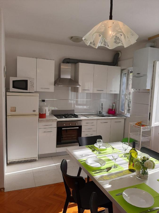 Apartments Viktorija Pula Exterior foto