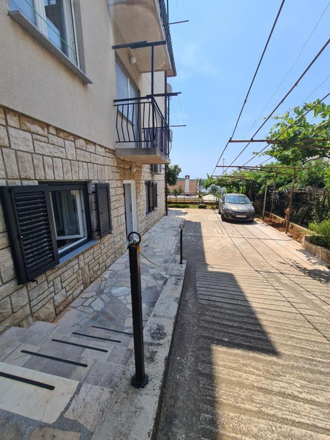 Apartments Viktorija Pula Exterior foto