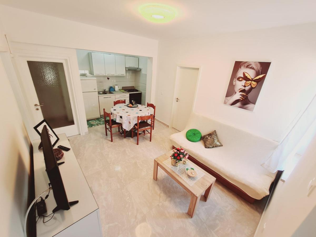 Apartments Viktorija Pula Exterior foto